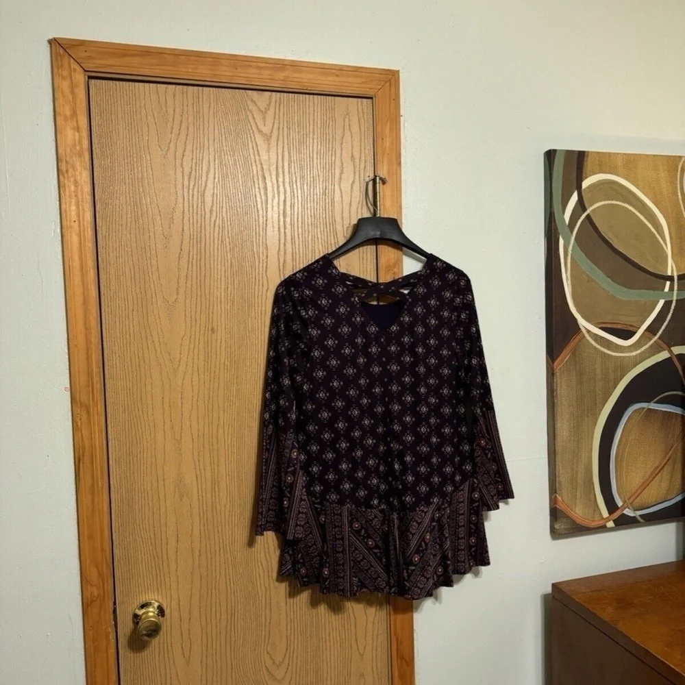Style & Co. Medium Multi-Color w/Geometric Print Peplum Blouse w/Bell Sleeves - Picture 2 of 4